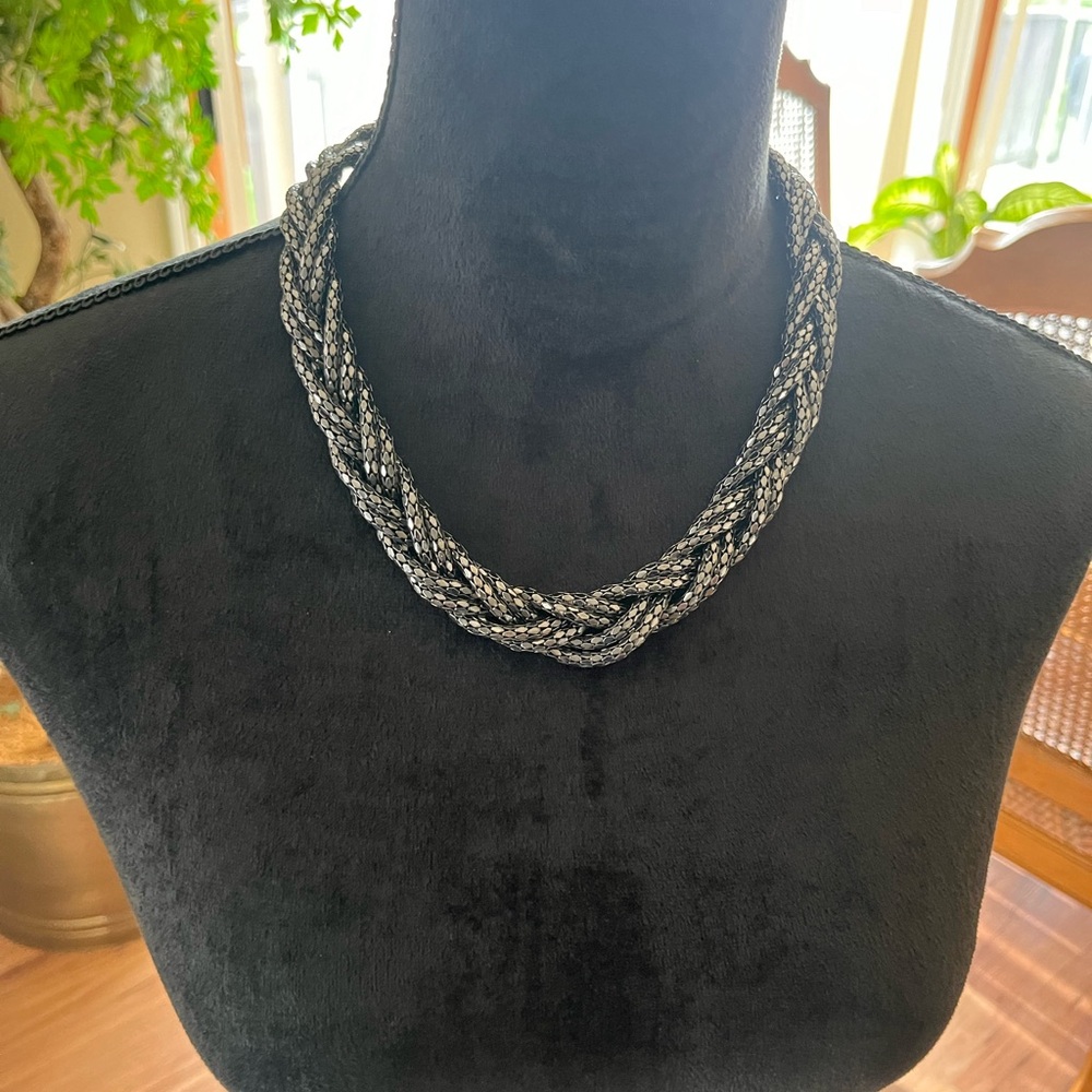 Express chunky braided necklace